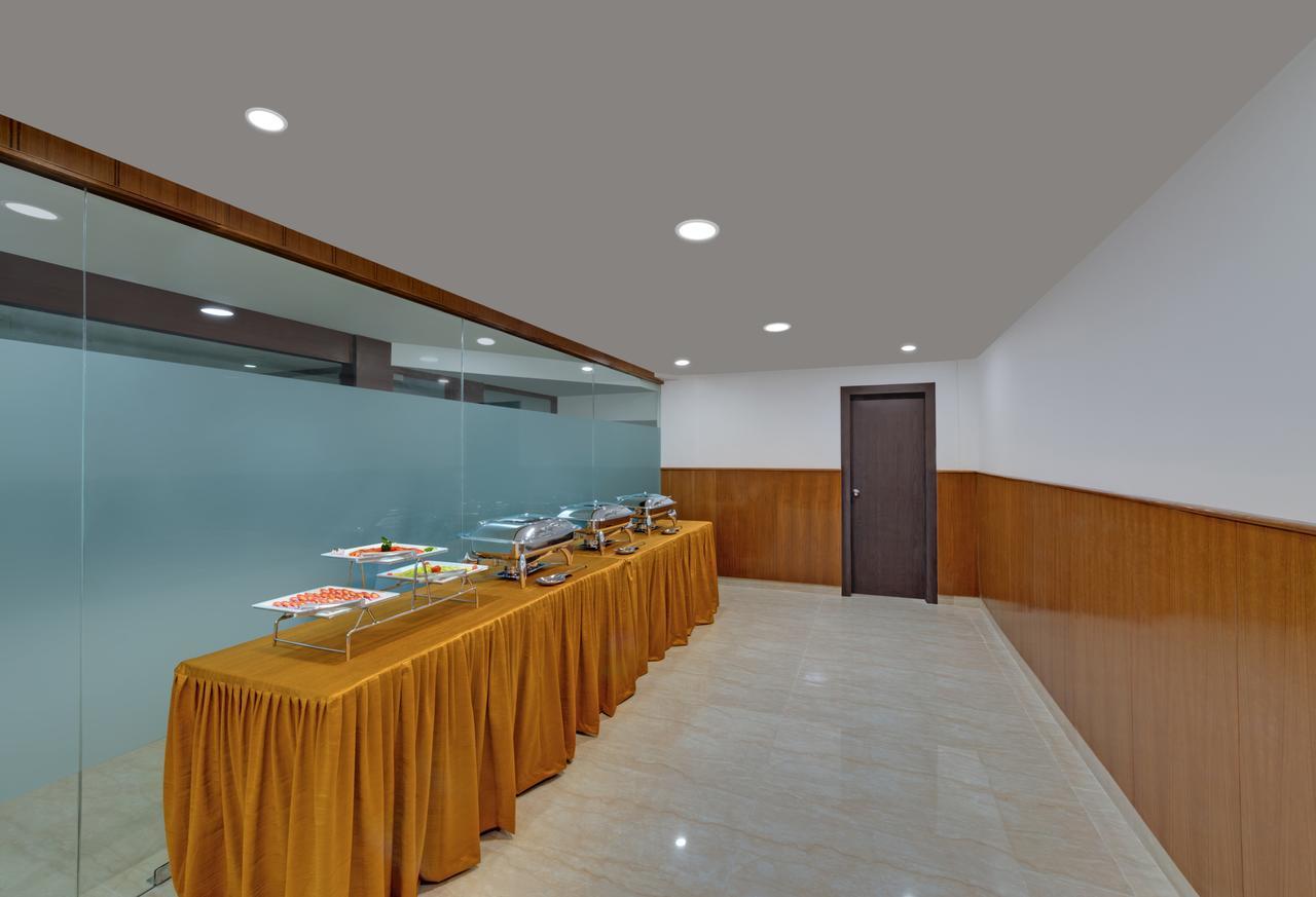 Avins Beacon Hotel - Ουνταϊπούρ Εξωτερικό φωτογραφία