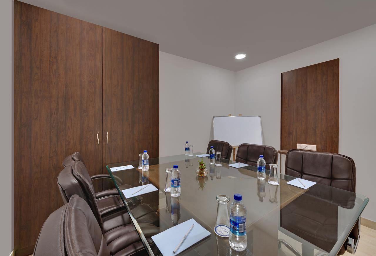 Avins Beacon Hotel - Ουνταϊπούρ Εξωτερικό φωτογραφία